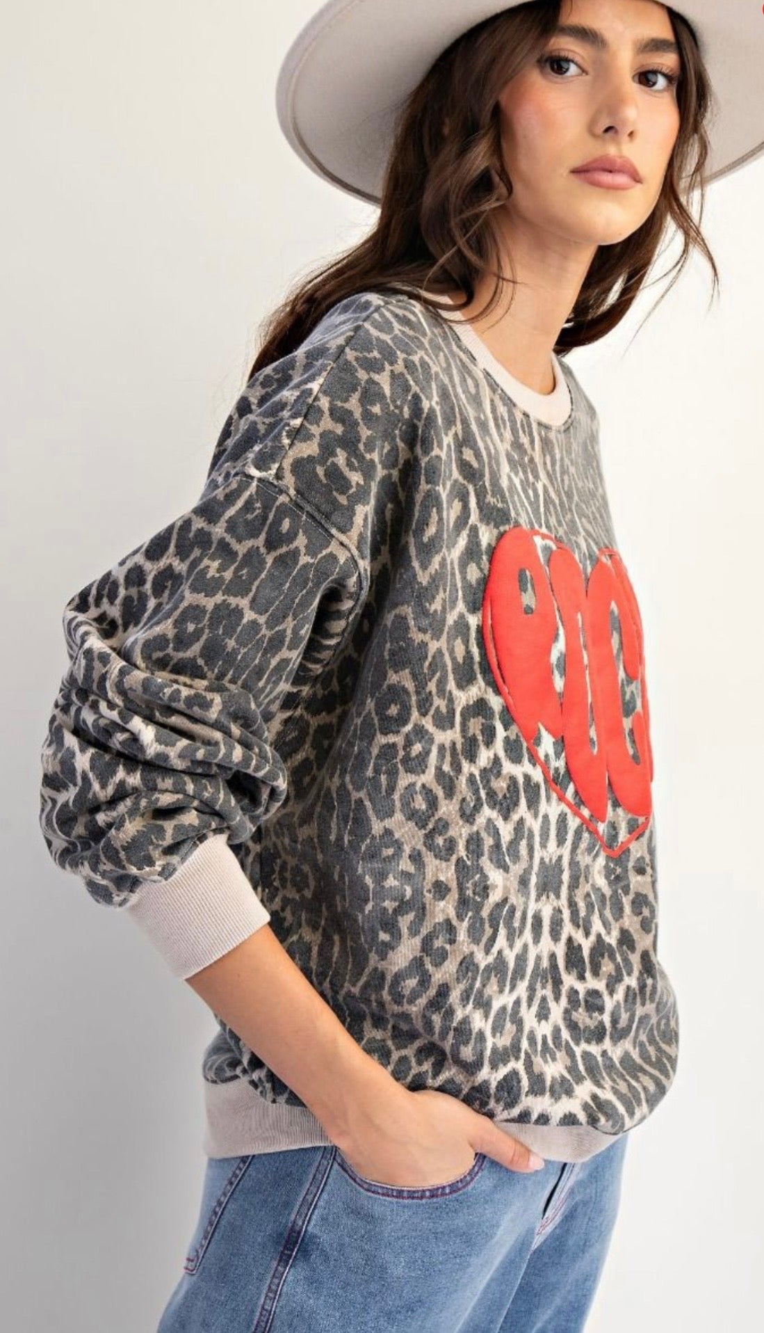 Easel Rock Heart Pullover