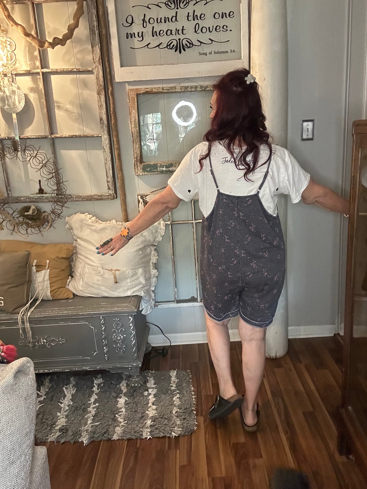 Easel short Romper with flowers charcoal