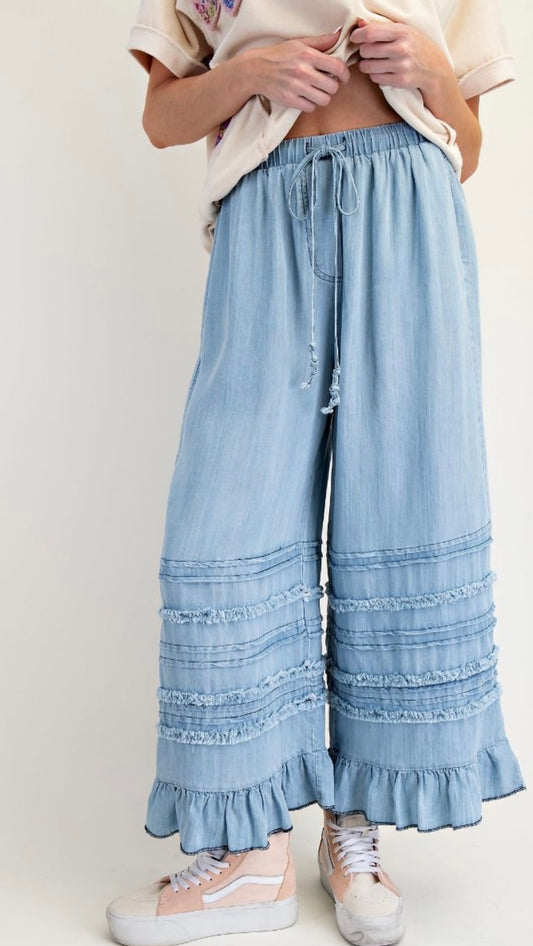 Easel Self Fray Ruffle Bottoms
