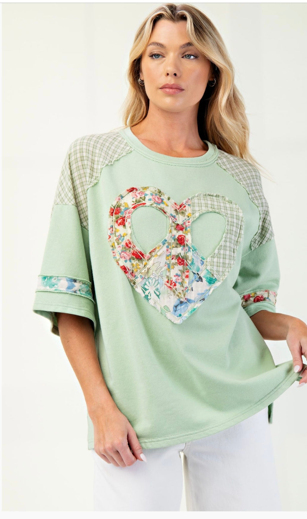 Easel heart patch shirt