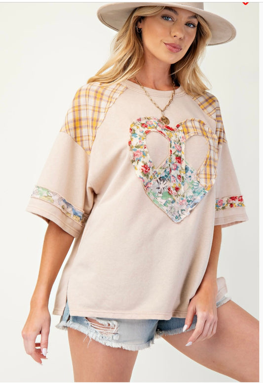 Easel heart patch shirt