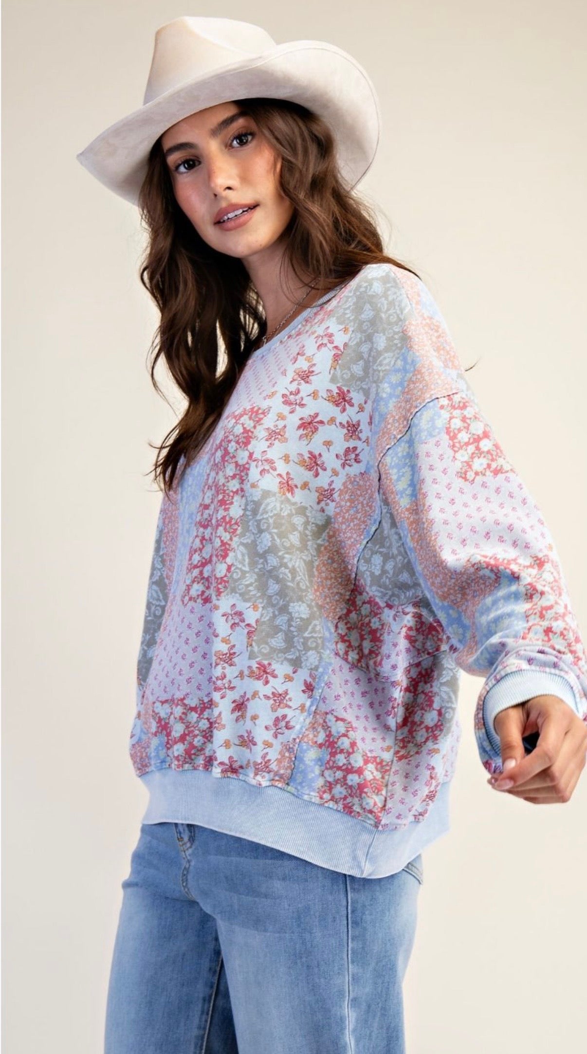 Easel Floral Pullover