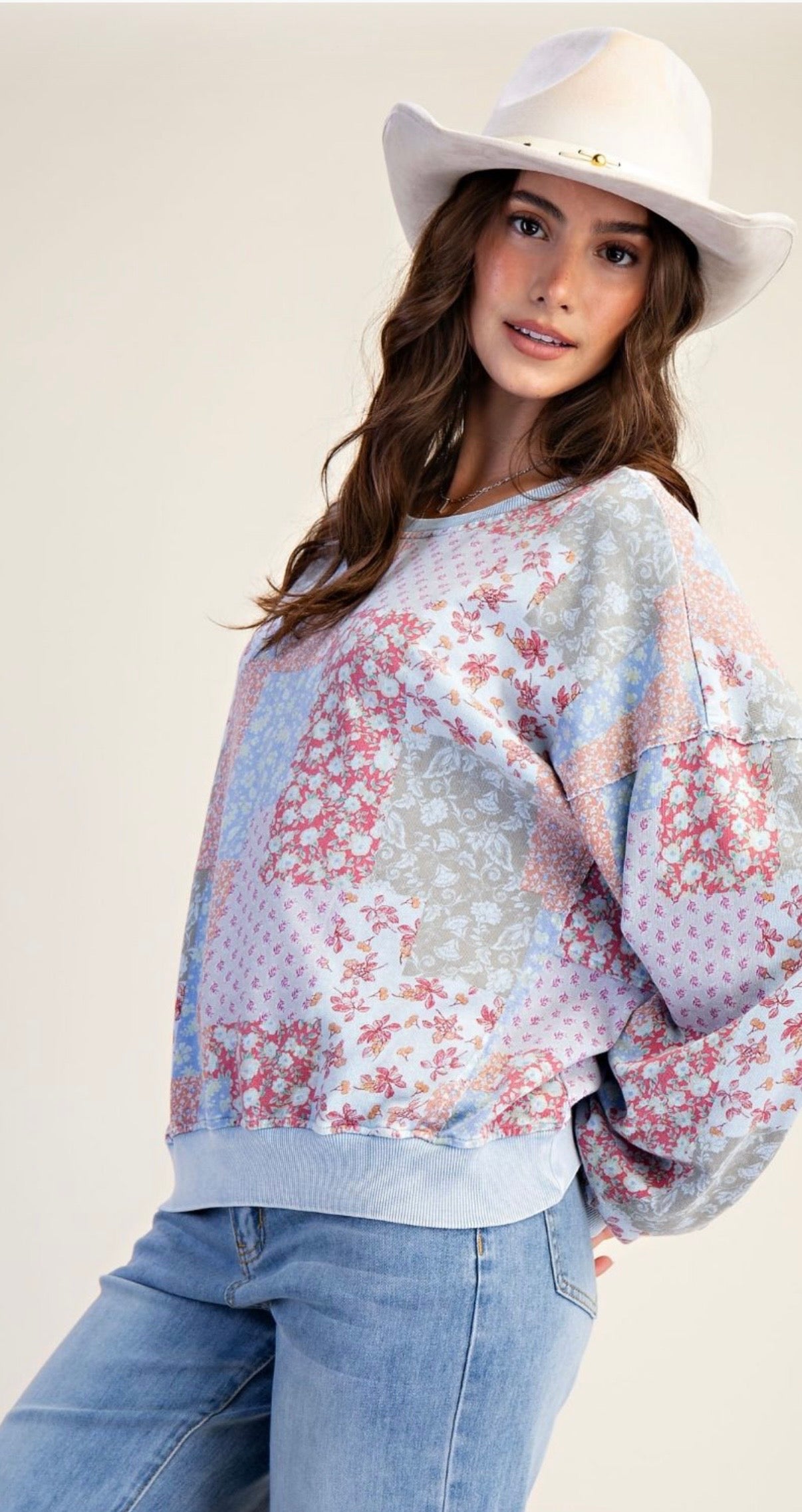 Easel Floral Pullover