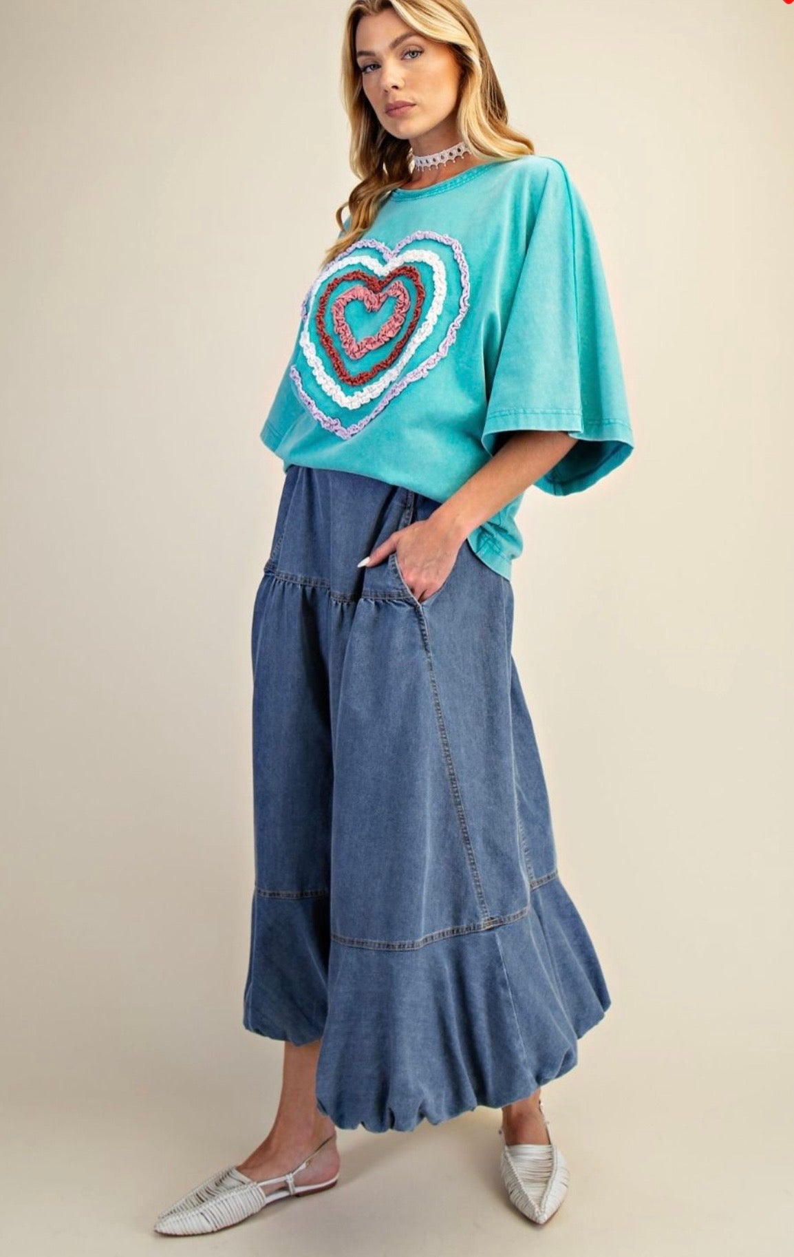 Easel Heart Top