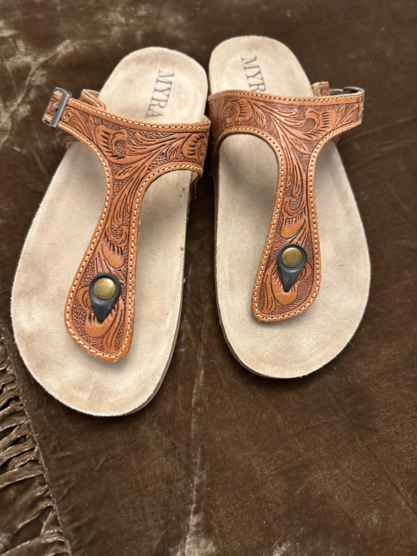 Myra sandals