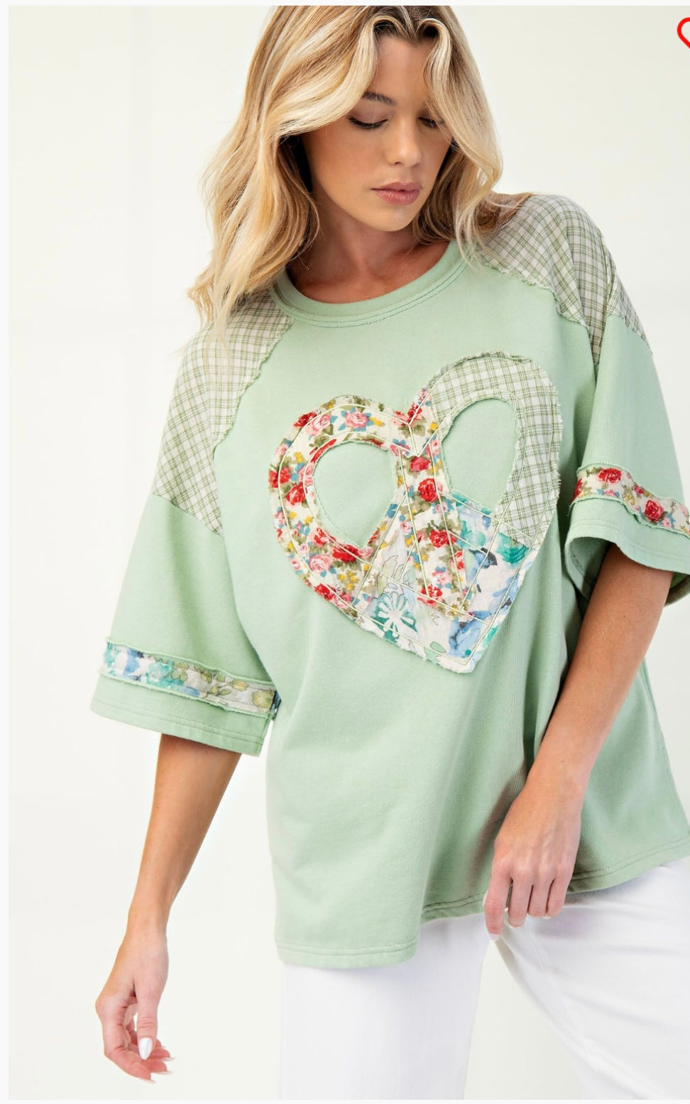 Easel heart patch shirt