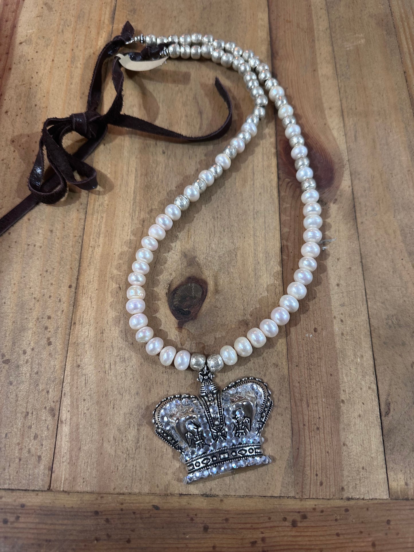 A rare bird real pearl crown necklace