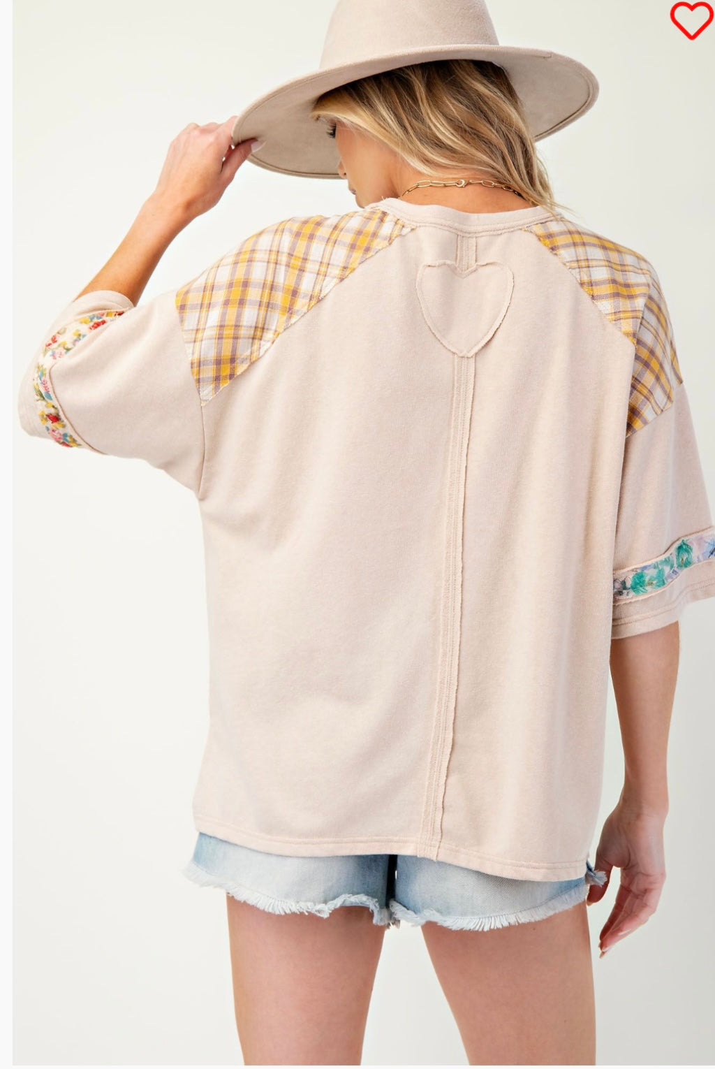 Easel heart patch shirt