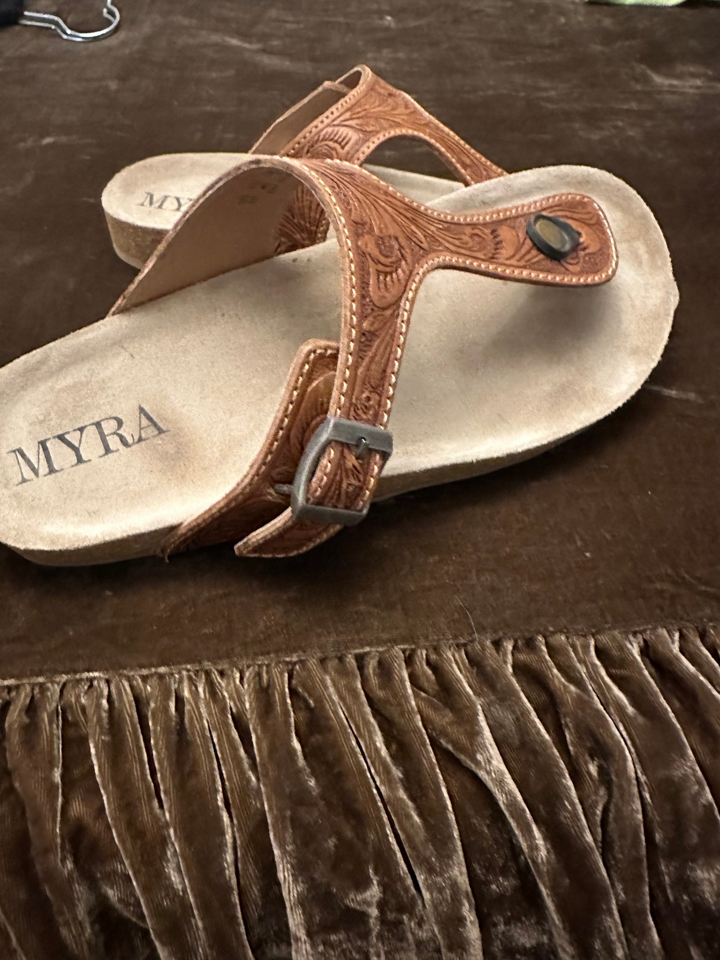 Myra sandals