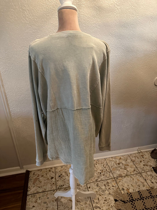 Easel stone wash long sleeve