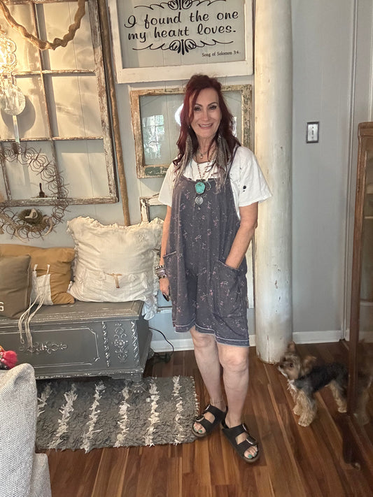 Easel short Romper with flowers charcoal