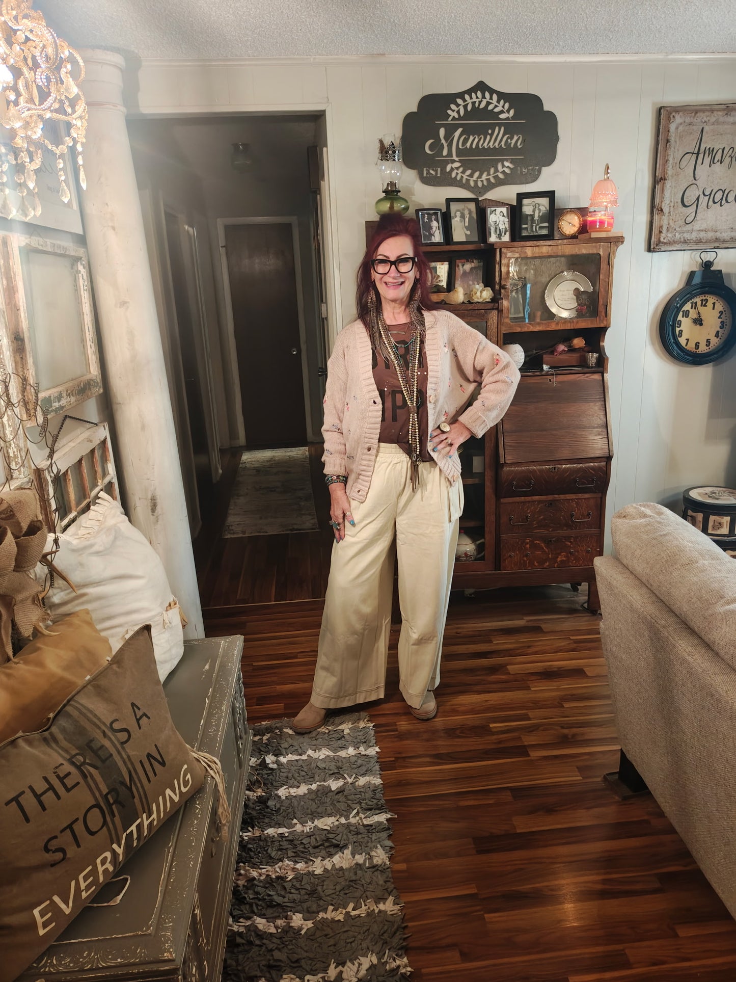 Easel- Ecru pants